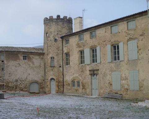 profilés LEWIS® - Château en Ardèche